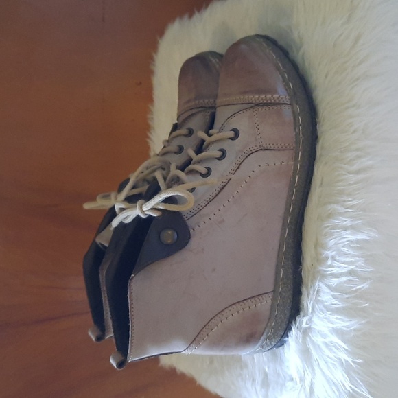V Italia Booties, Euro size 37, never worn - Picture 2 of 7